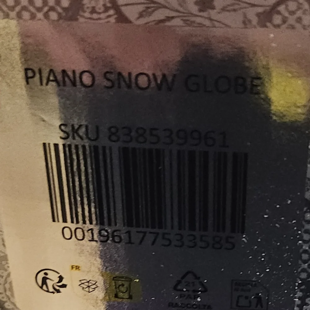 Taylor Swift The Eras Tour Acoustic Piano Snow Globe - Picture 8 of 8